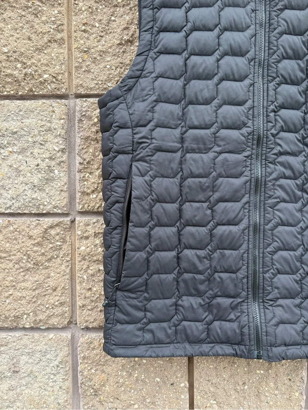 The North Face Men's Black Thermoball Quilted Insulated Vest